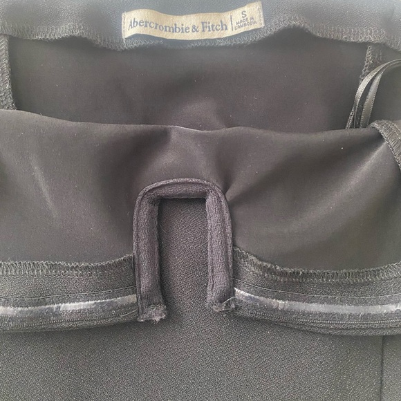 Abercrombie & Fitch - Picture 3 of 3